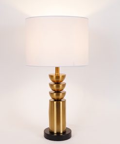 ΕΠΙΤΡΑΠΕΖΙΑ ΛΑΜΠΑ ΜΕ ΧΡΥΣΗ ΜΕΤΑΛΛΙΚΗ ΒΑΣΗ ΚΑΙ ΛΕΥΚΟ ΚΑΠΕΛΟ